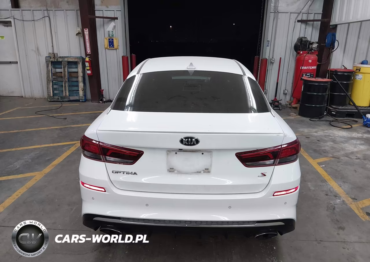 2020 Kia Optima S VIN:5XXGT4L38LG440649 - 16