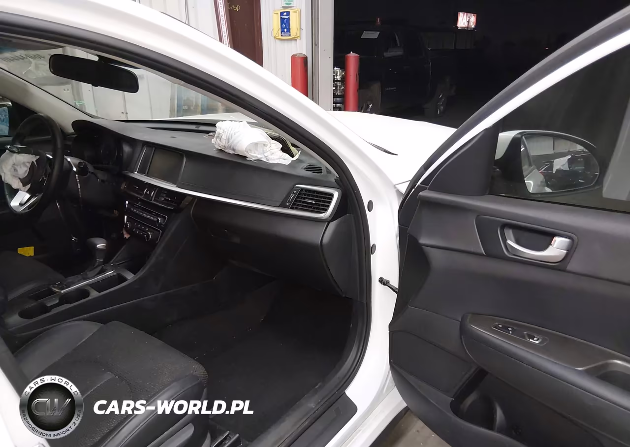 2020 Kia Optima S VIN:5XXGT4L38LG440649 - 5