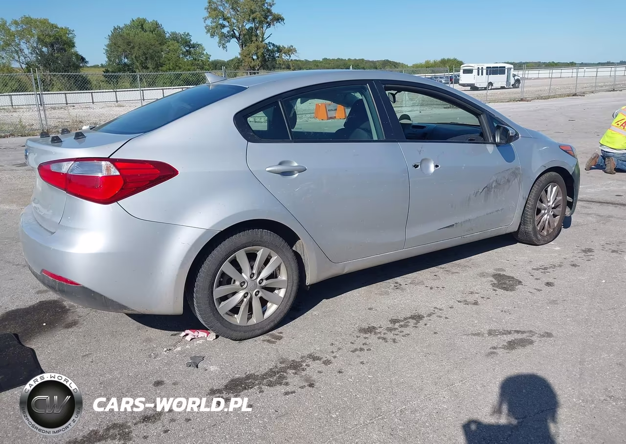 2015 Kia Forte Lx VIN:KNAFX4A69F5414547 - 4