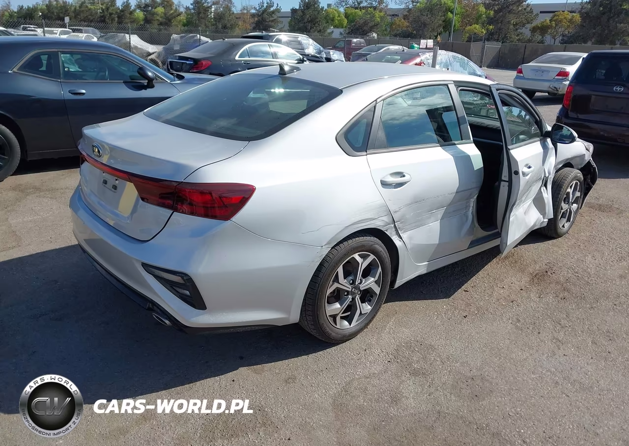 2021 Kia Forte Lxs VIN:3KPF24AD0ME356670 - 4