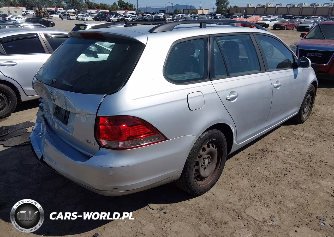 2014 Volkswagen Jetta Sportwagen 2.5L S VIN:3VWPP7AJXEM627137 - 4