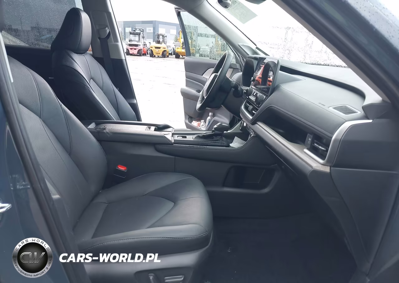 2026 Toyota Grand Highlander Hybrid Limited VIN:5TDACAB56TS107419 - 5