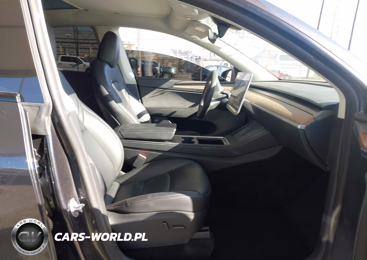 2024 Tesla Model Y VIN:7SAYGDED8RF083339 - 5