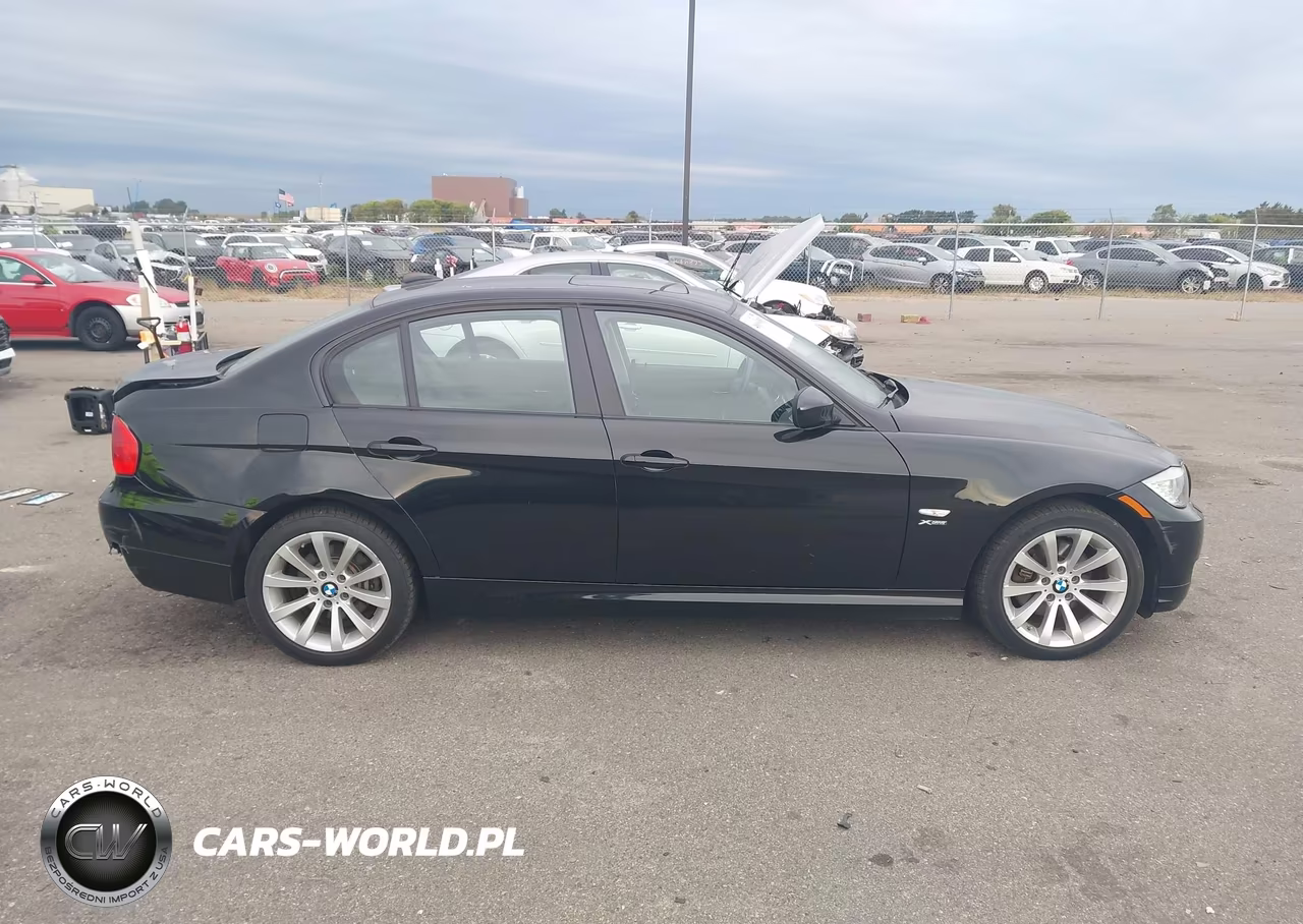 2011 BMW 328I xDrive VIN:WBAPK7G56BNN48879 - 13