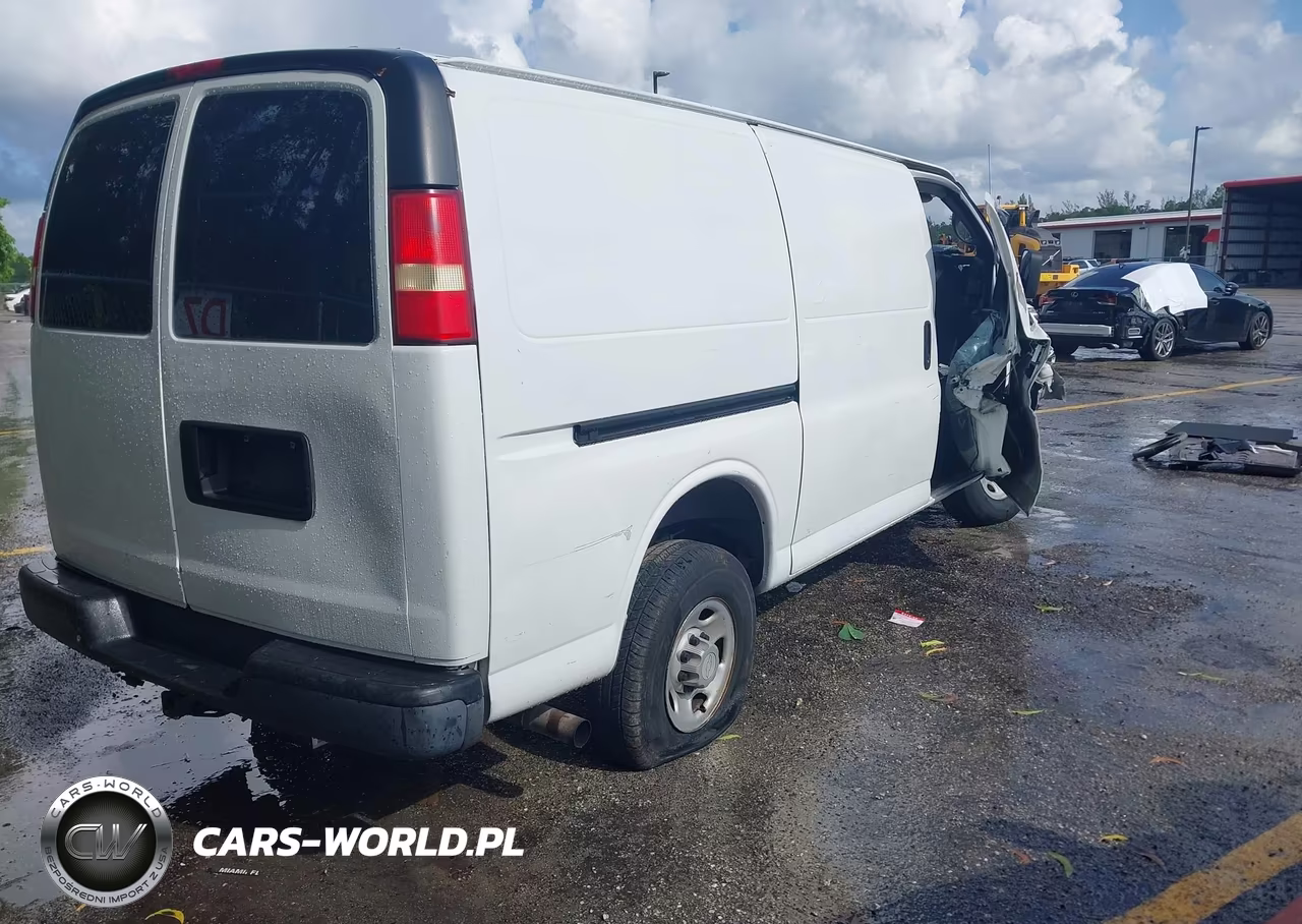 2008 Chevrolet Express Work Van VIN:1GCGG25C981142488 - 4