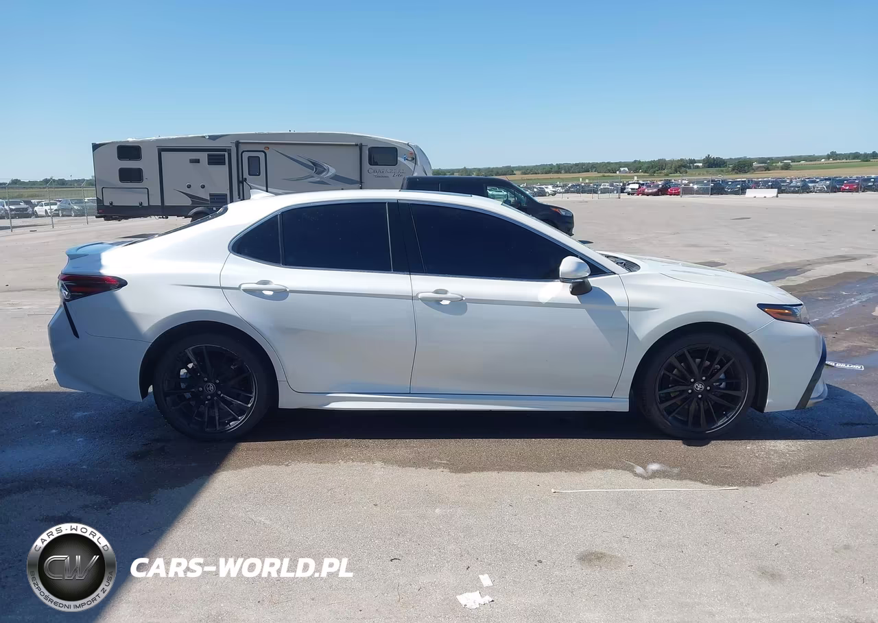 2023 Toyota Camry Xse Hybrid VIN:4T1K31AK8PU615982 - 13