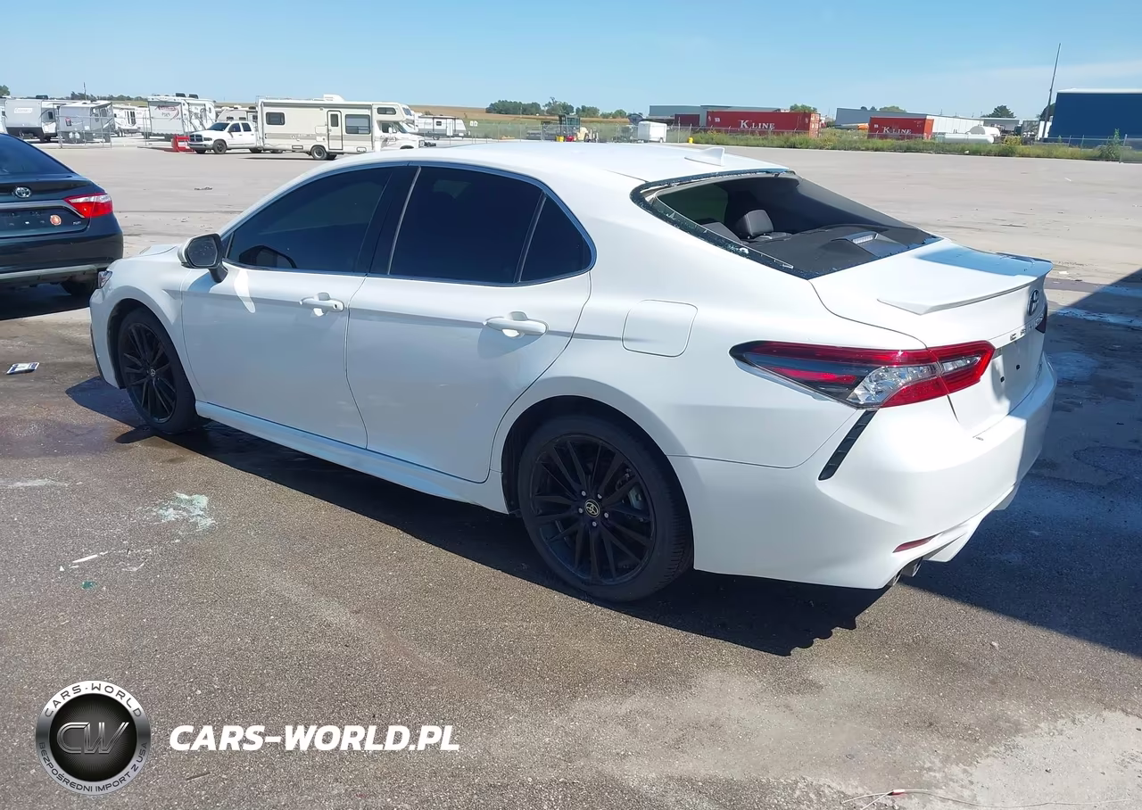2023 Toyota Camry Xse Hybrid VIN:4T1K31AK8PU615982 - 3