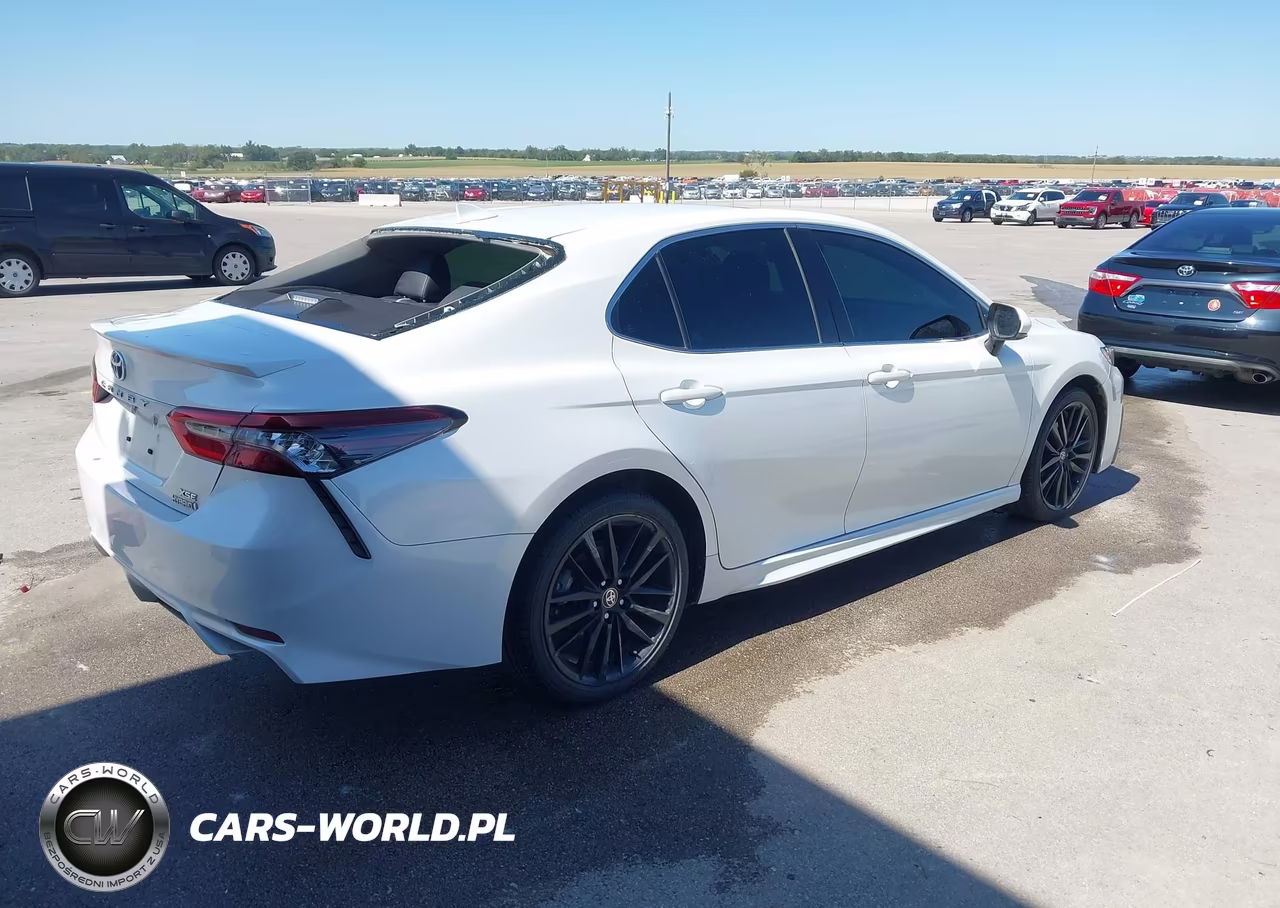 2023 Toyota Camry Xse Hybrid VIN:4T1K31AK8PU615982 - 4