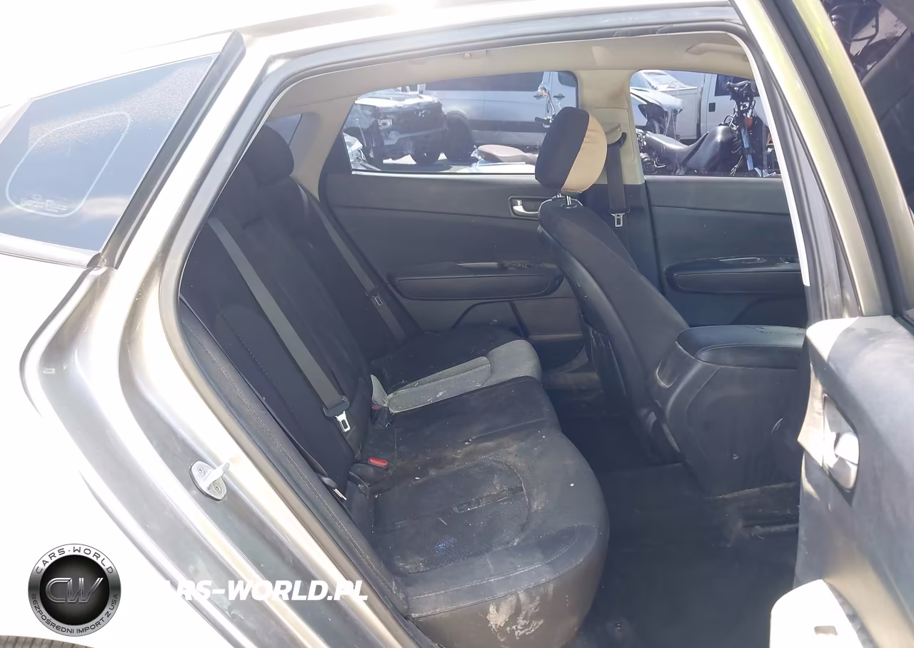 2018 Kia Optima Lx VIN:5XXGT4L32JG196767 - 8
