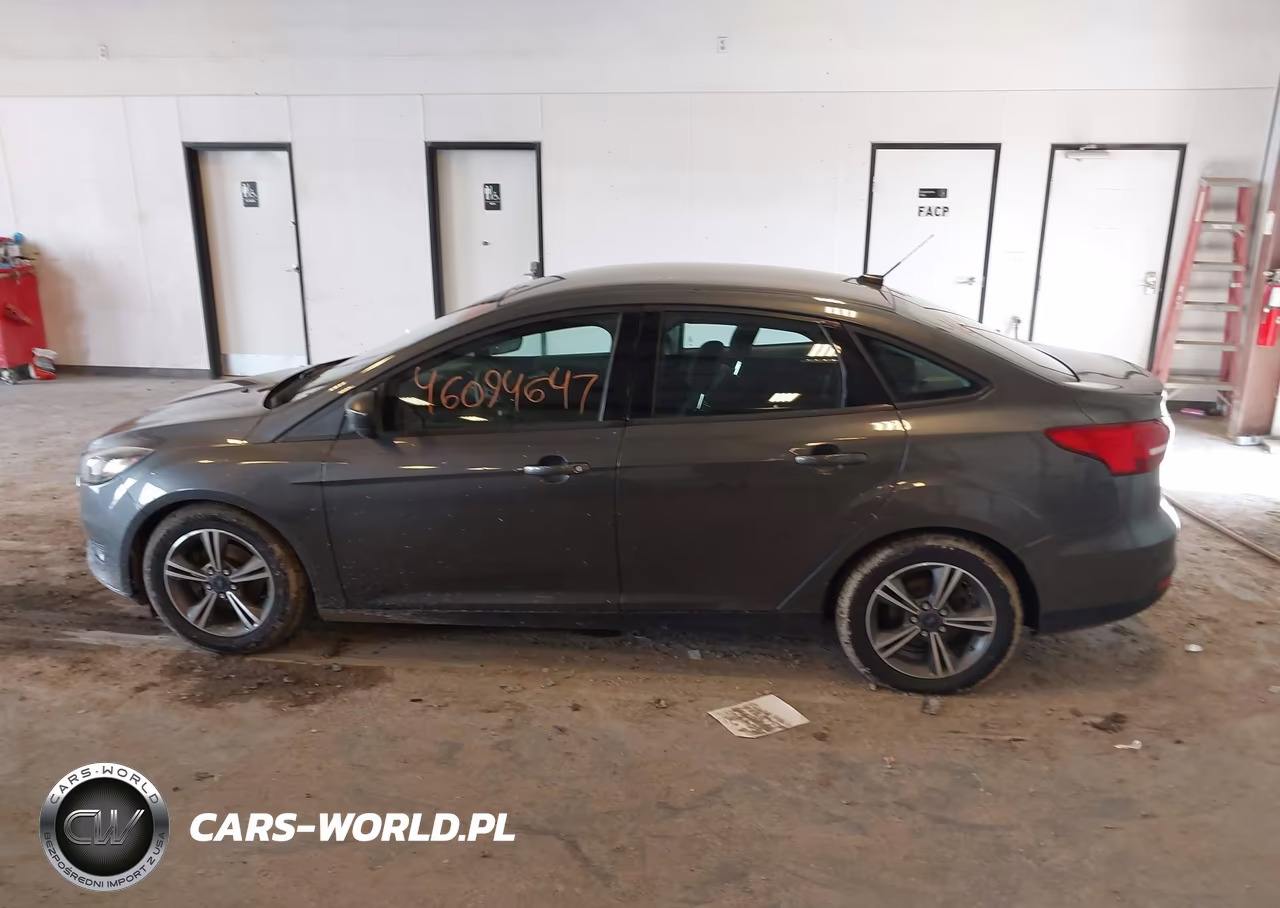 2018 Ford Focus Se VIN:1FADP3FE9JL203654 - 14