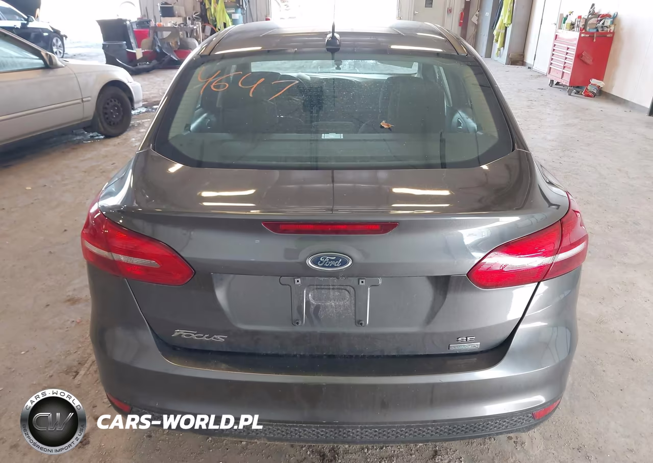 2018 Ford Focus Se VIN:1FADP3FE9JL203654 - 16