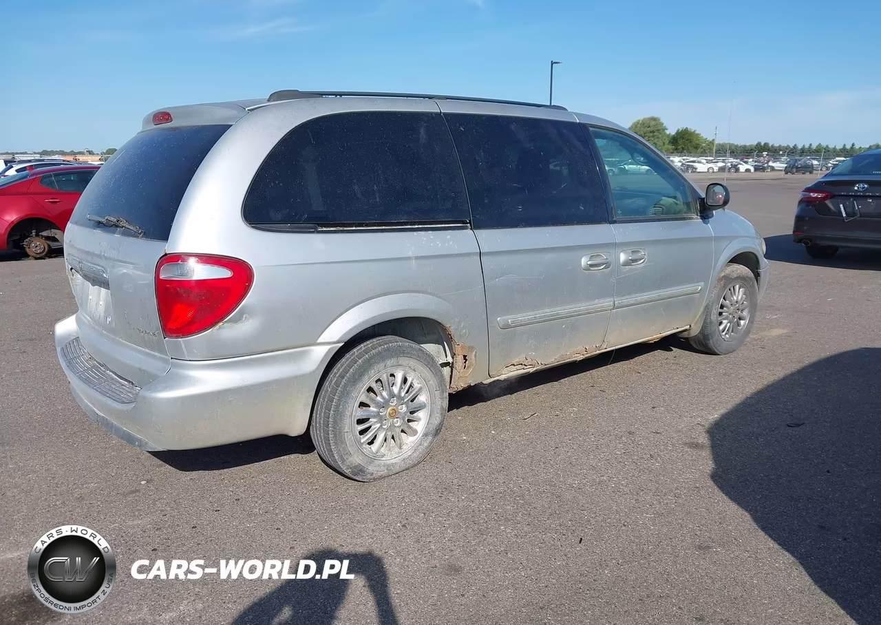 2005 Chrysler Town & Country Touring VIN:2C4GP54L65R597874 - 4