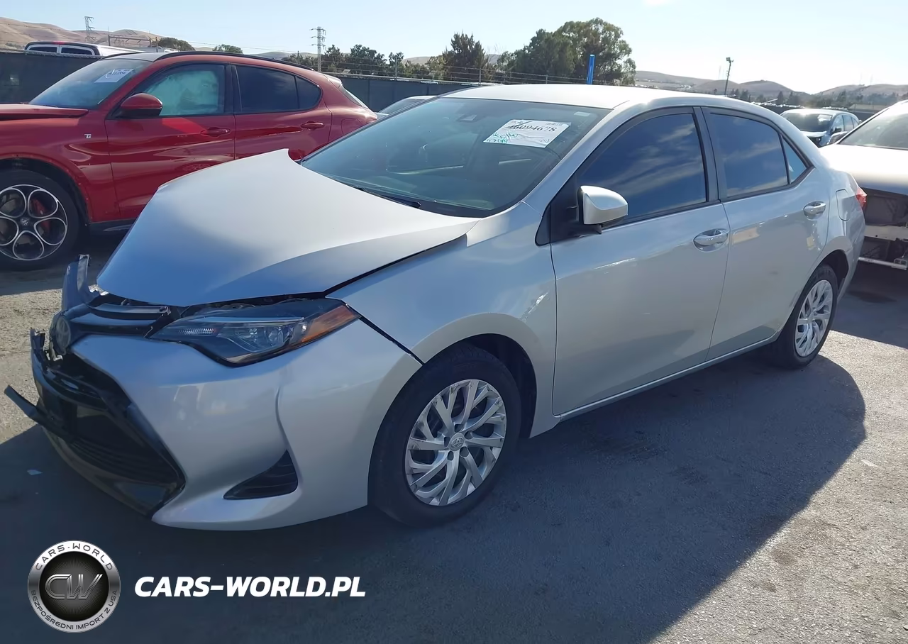 2018 Toyota Corolla Le VIN:5YFBURHE2JP803577 - 2