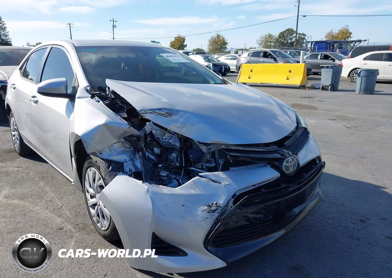2018 Toyota Corolla Le VIN:5YFBURHE2JP803577 - 6
