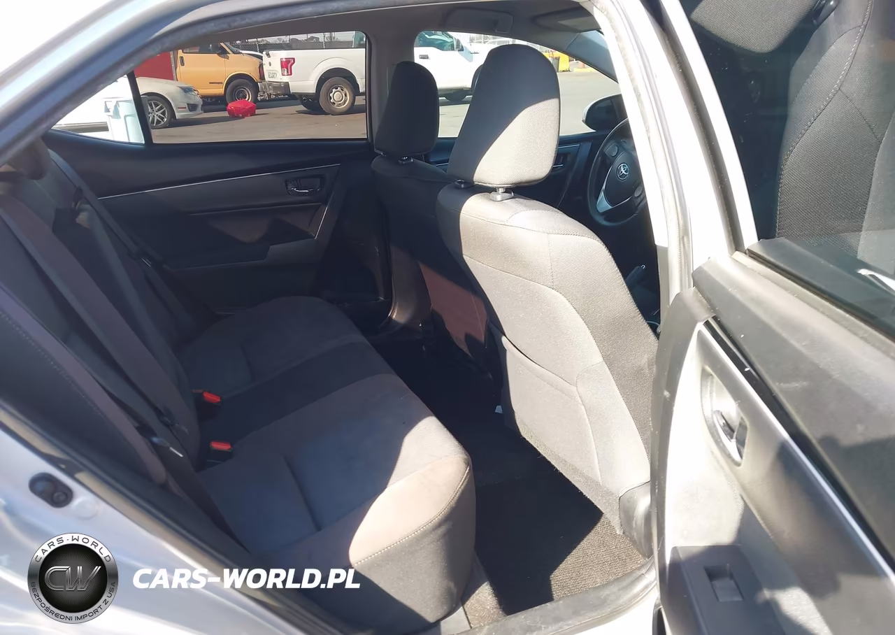 2018 Toyota Corolla Le VIN:5YFBURHE2JP803577 - 8