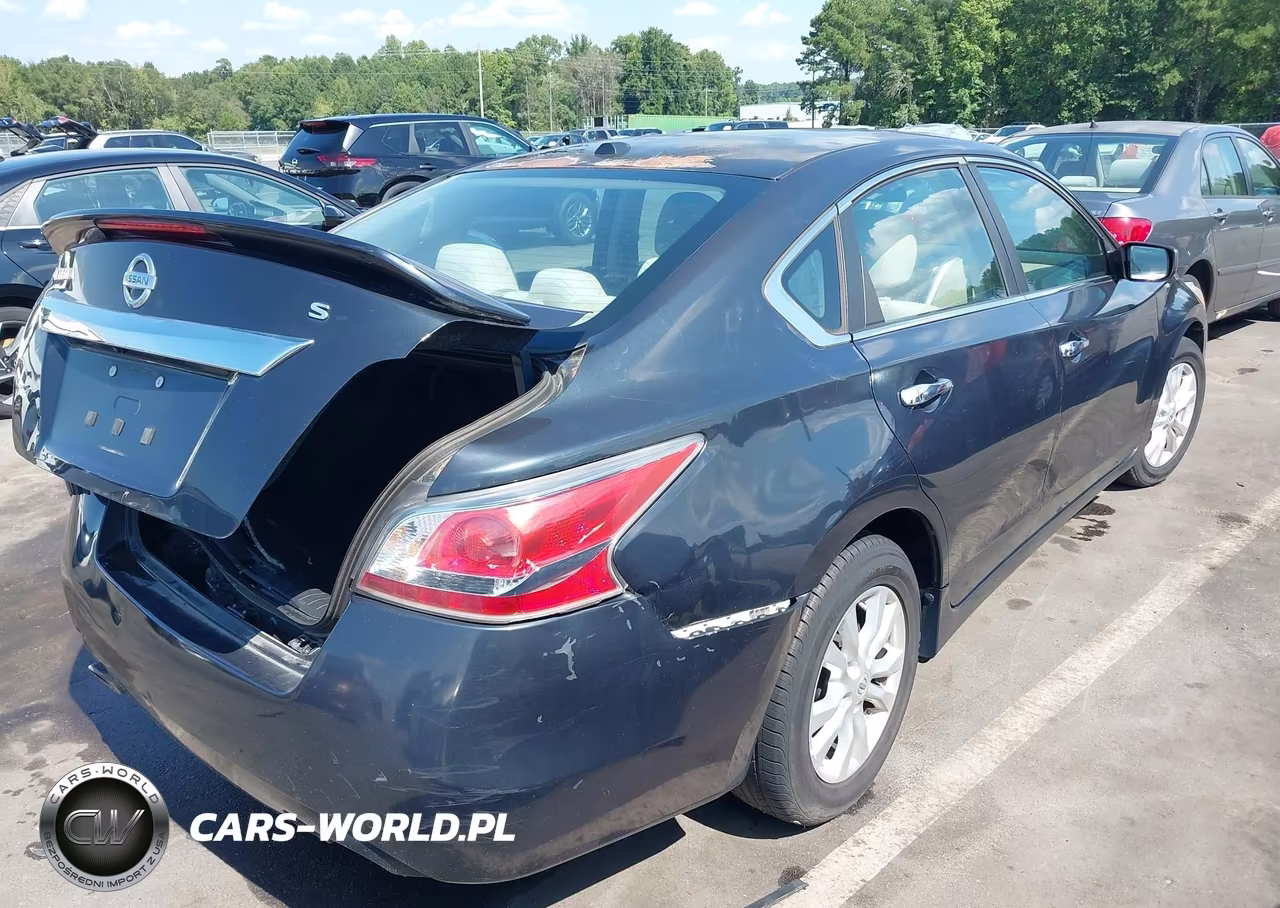 2015 Nissan Altima 2.5 S VIN:1N4AL3AP3FC138816 - 4