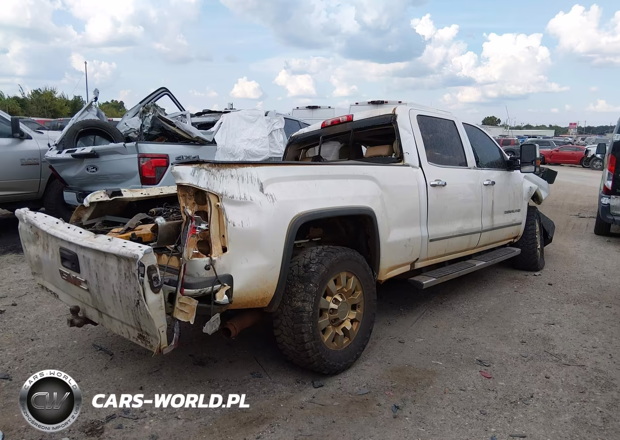 2018 GMC Sierra 2500Hd Denali VIN:1GT12UEY4JF178268 - 4