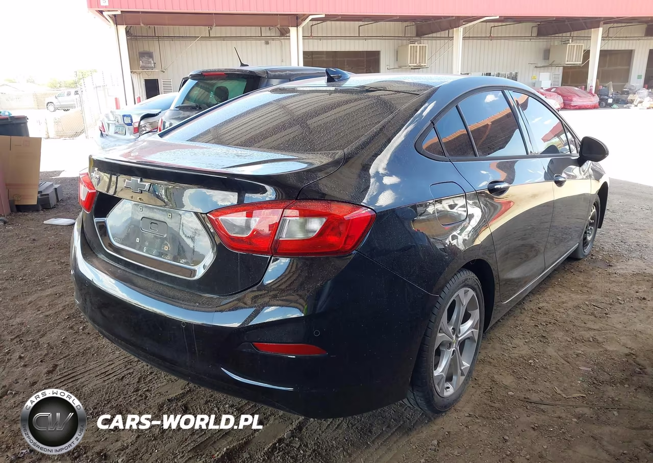 2018 Chevrolet Cruze Premier Auto VIN:1G1BF5SM5J7243048 - 4