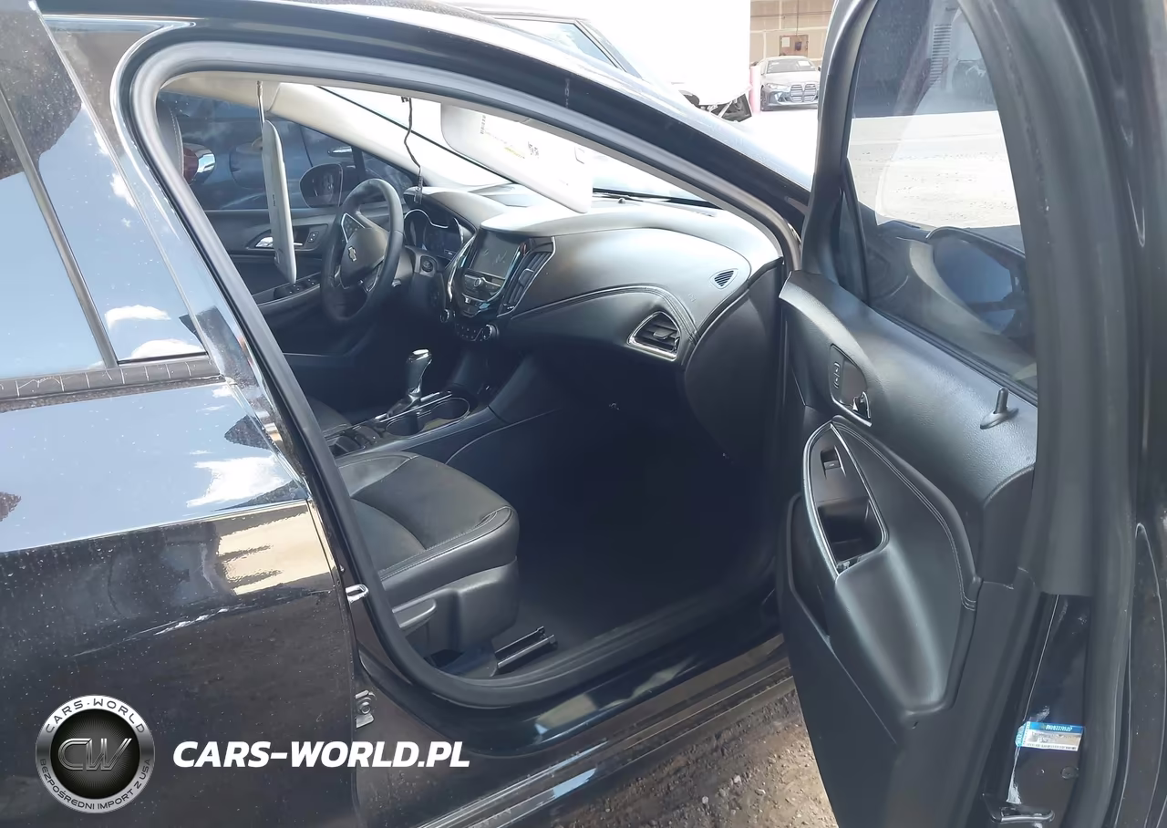 2018 Chevrolet Cruze Premier Auto VIN:1G1BF5SM5J7243048 - 5