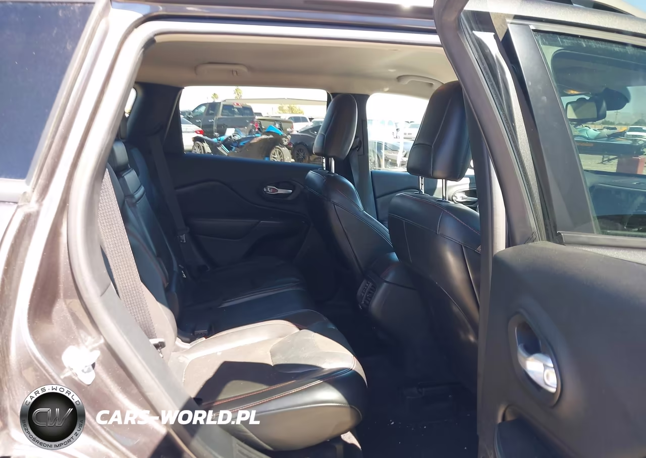 2016 Jeep Cherokee Trailhawk VIN:1C4PJMBS8GW306761 - 8
