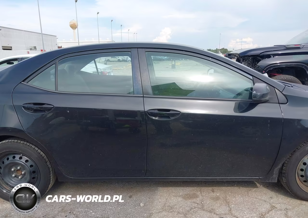 2015 Toyota Corolla Le VIN:5YFBURHEXFP301729 - 13