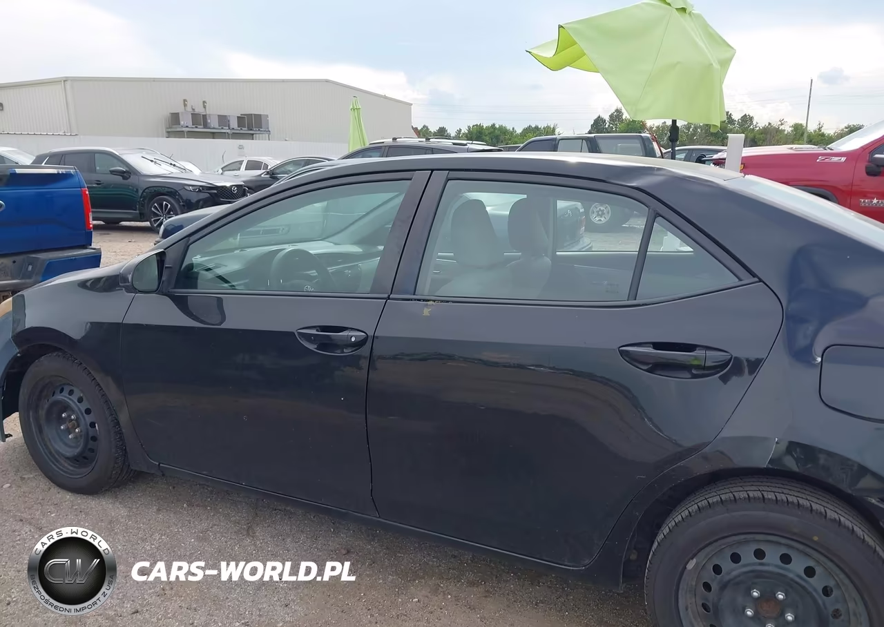 2015 Toyota Corolla Le VIN:5YFBURHEXFP301729 - 14