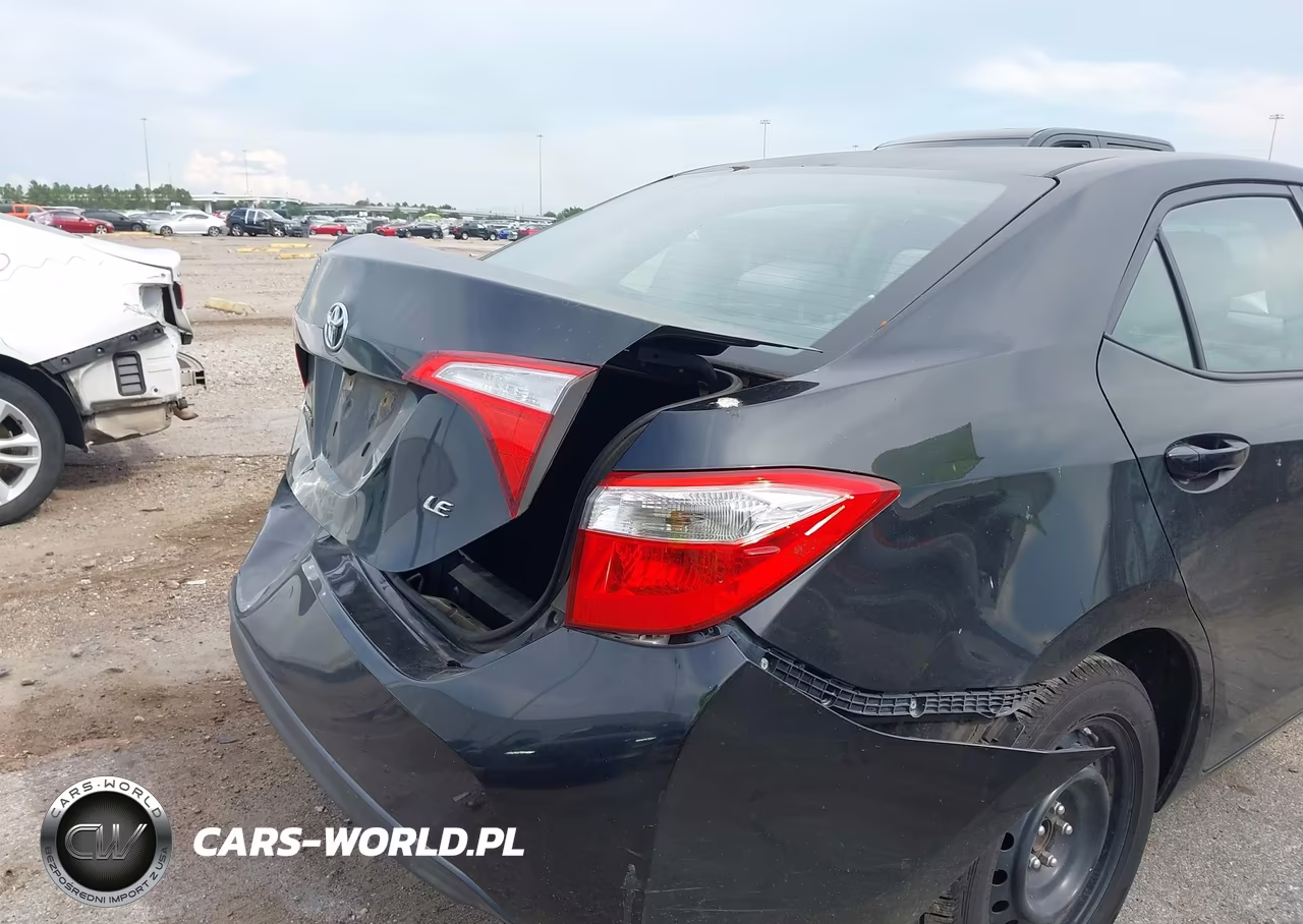2015 Toyota Corolla Le VIN:5YFBURHEXFP301729 - 17