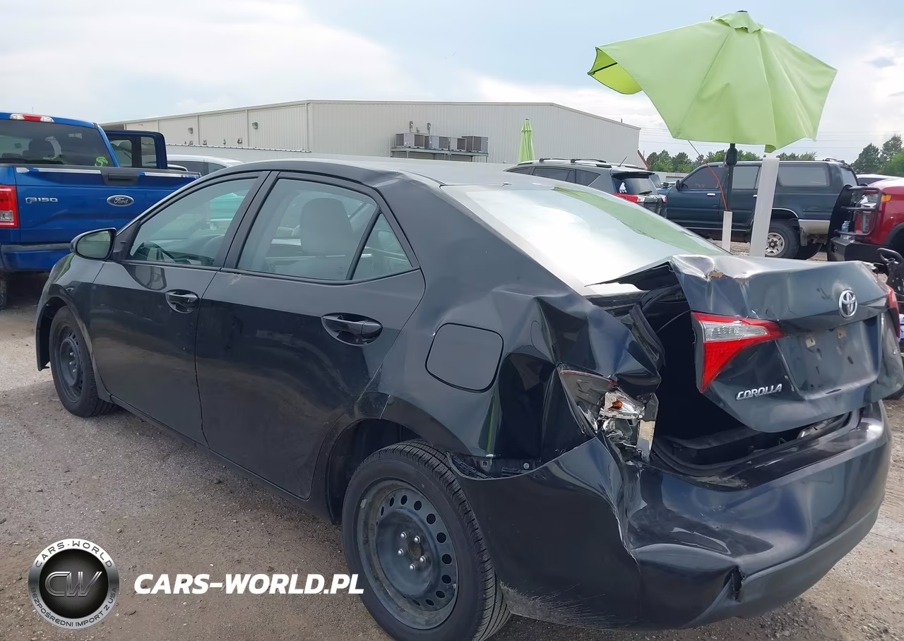 2015 Toyota Corolla Le VIN:5YFBURHEXFP301729 - 3