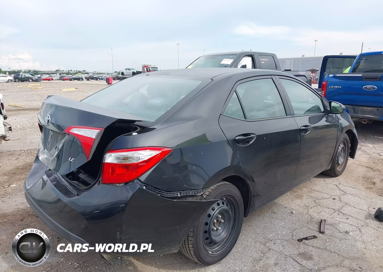 2015 Toyota Corolla Le VIN:5YFBURHEXFP301729 - 4