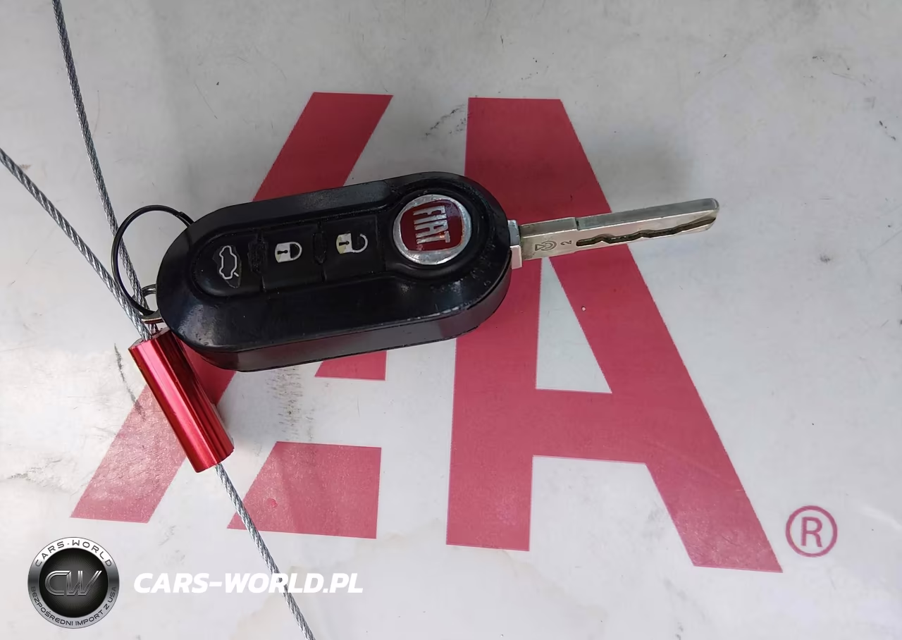2015 Fiat 500 Lounge VIN:3C3CFFCR3FT504213 - 11