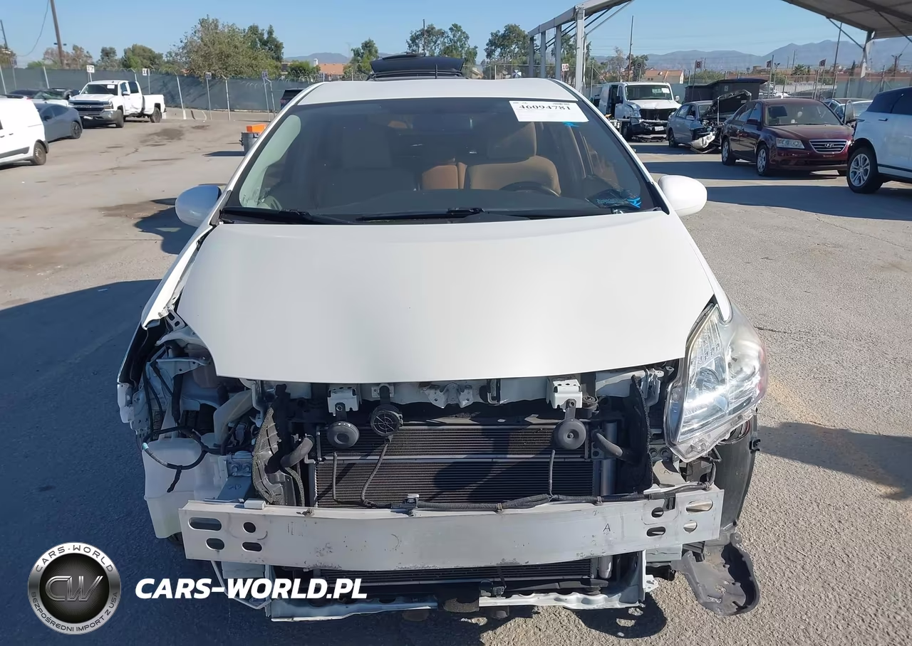 2015 Toyota Prius Two VIN:JTDKN3DU7F0420100 - 13