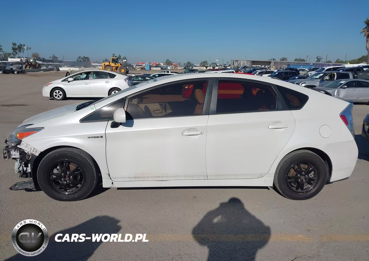2015 Toyota Prius Two VIN:JTDKN3DU7F0420100 - 15