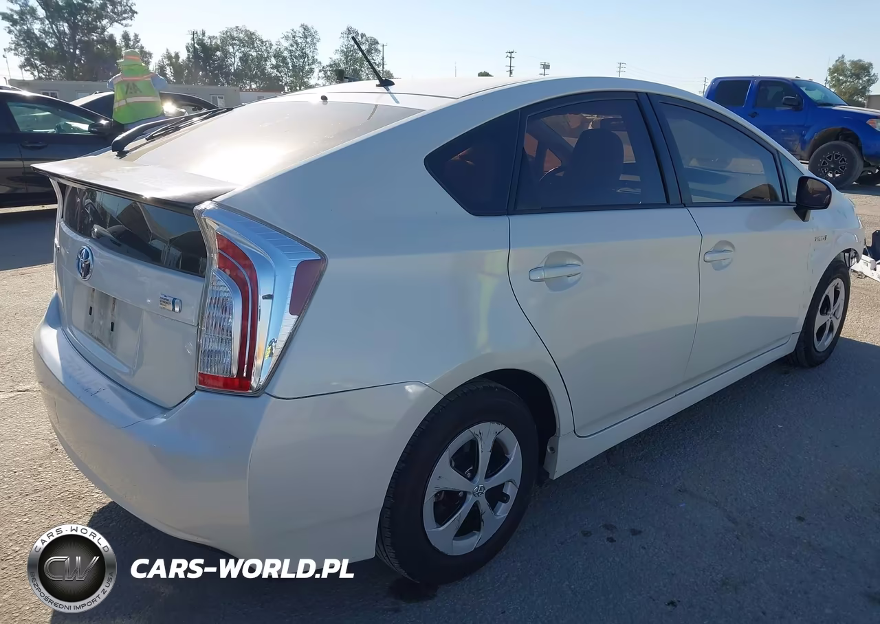 2015 Toyota Prius Two VIN:JTDKN3DU7F0420100 - 4