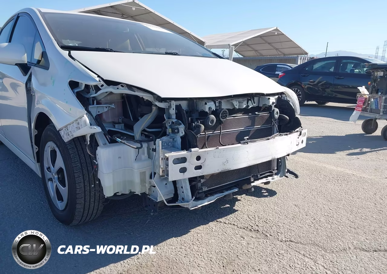 2015 Toyota Prius Two VIN:JTDKN3DU7F0420100 - 6