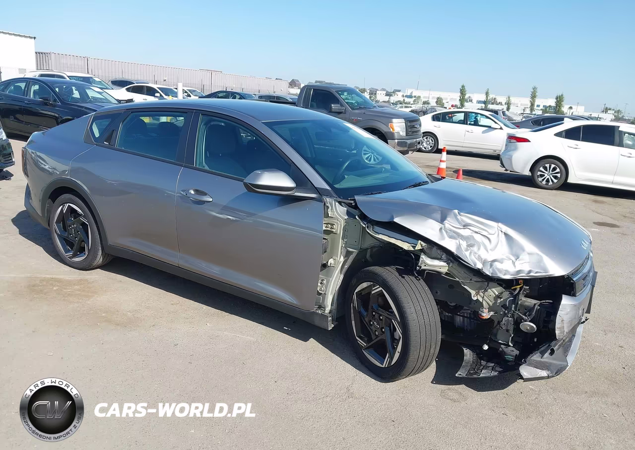 2025 Kia K4 Ex – zdjęcie 1 z 17