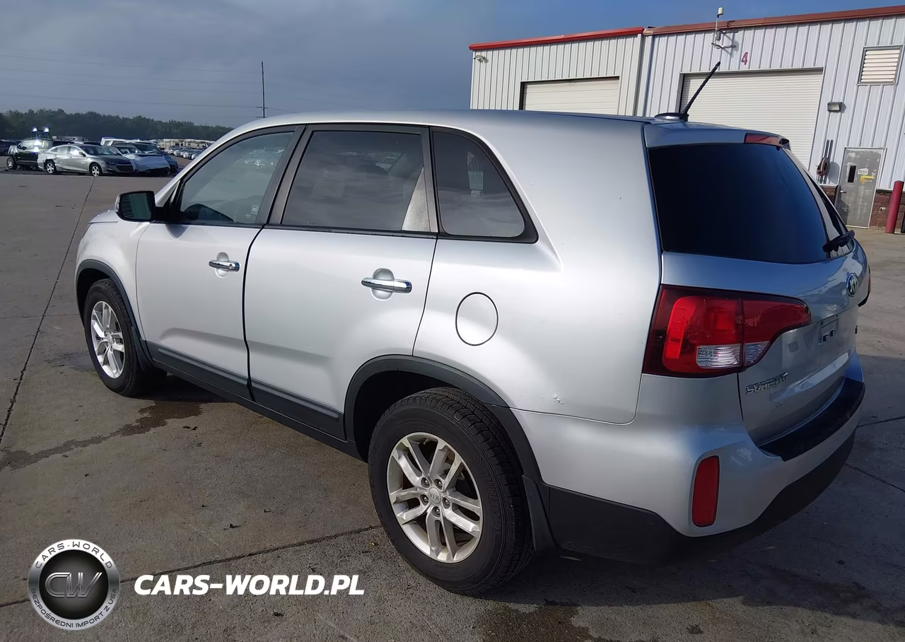 2015 Kia Sorento Lx VIN:5XYKT3A67FG589622 - 3