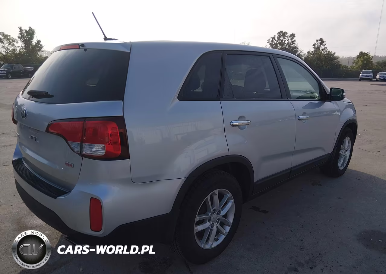 2015 Kia Sorento Lx VIN:5XYKT3A67FG589622 - 4
