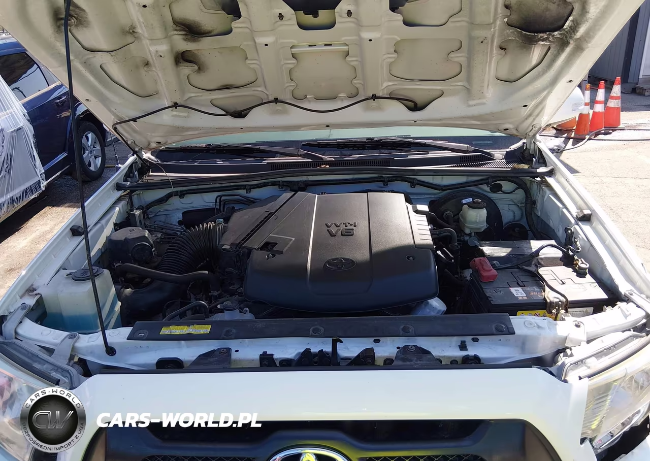 2015 Toyota Tacoma Base V6 VIN:3TMMU4FNXFM077447 - 10