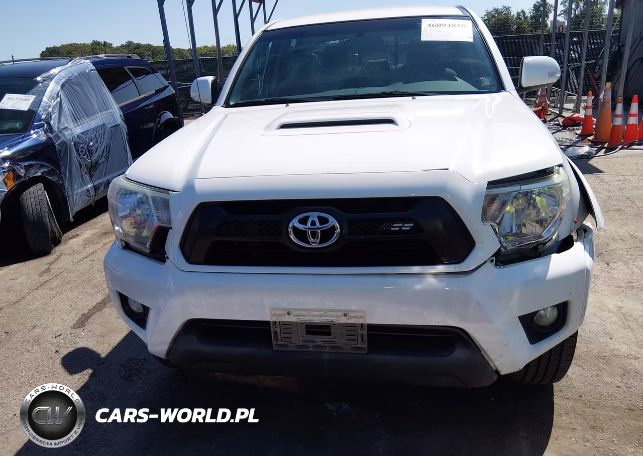 2015 Toyota Tacoma Base V6 VIN:3TMMU4FNXFM077447 - 12