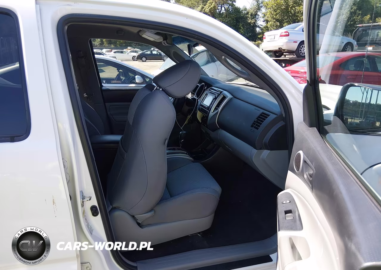 2015 Toyota Tacoma Base V6 VIN:3TMMU4FNXFM077447 - 5