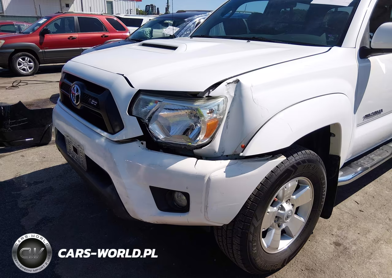 2015 Toyota Tacoma Base V6 VIN:3TMMU4FNXFM077447 - 6