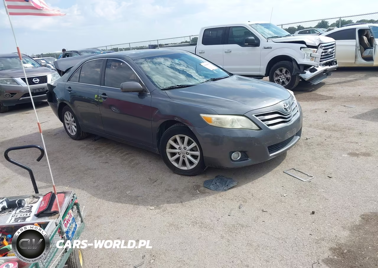 2010 Toyota Camry Xle V6 – zdjęcie 1 z 16