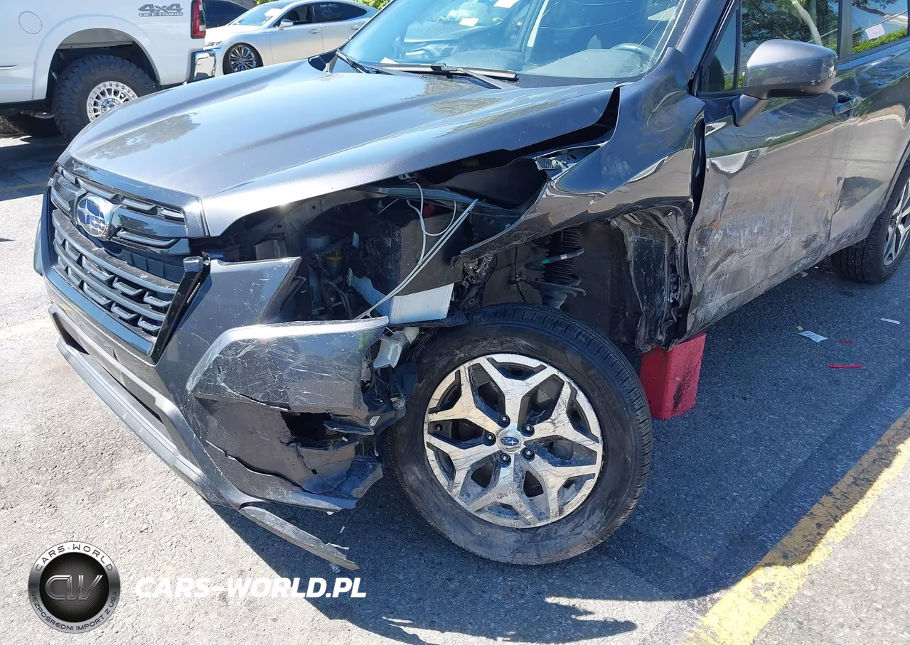 2023 Subaru Forester Premium VIN:JF2SKAEC0PH476239 - 11
