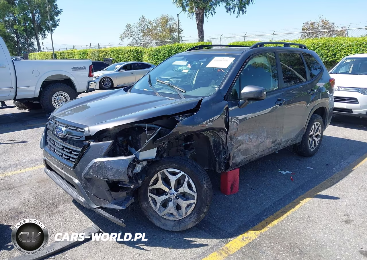 2023 Subaru Forester Premium VIN:JF2SKAEC0PH476239 - 2