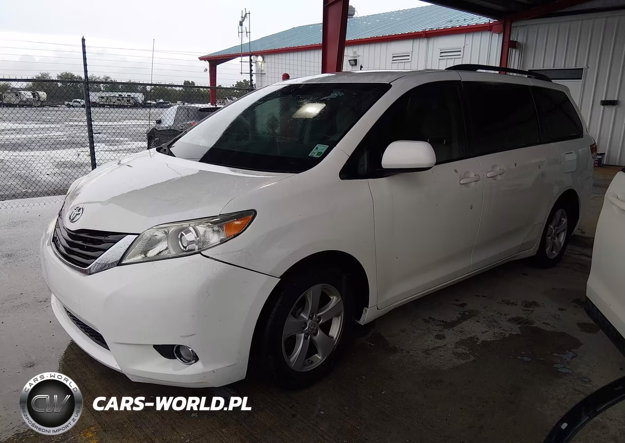 2012 Toyota Sienna Le V6 8 Passenger VIN:5TDKK3DC5CS276930 - 2