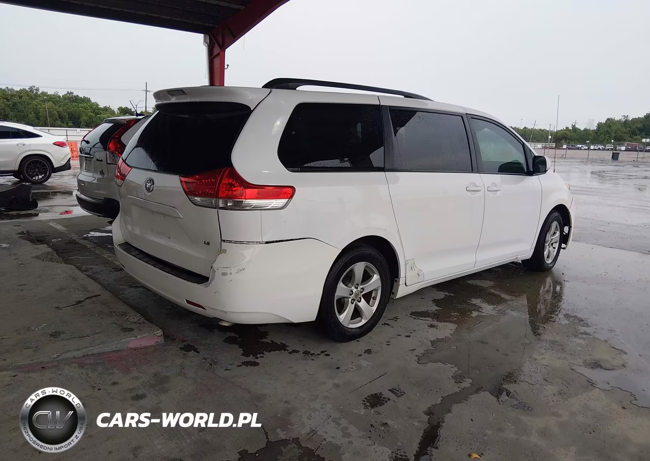 2012 Toyota Sienna Le V6 8 Passenger VIN:5TDKK3DC5CS276930 - 4