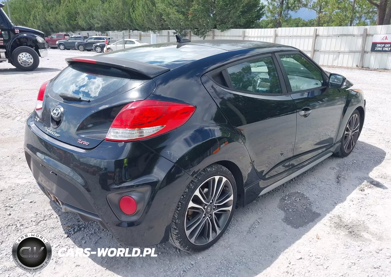 2016 Hyundai Veloster Turbo VIN:KMHTC6AE8GU276281 - 4
