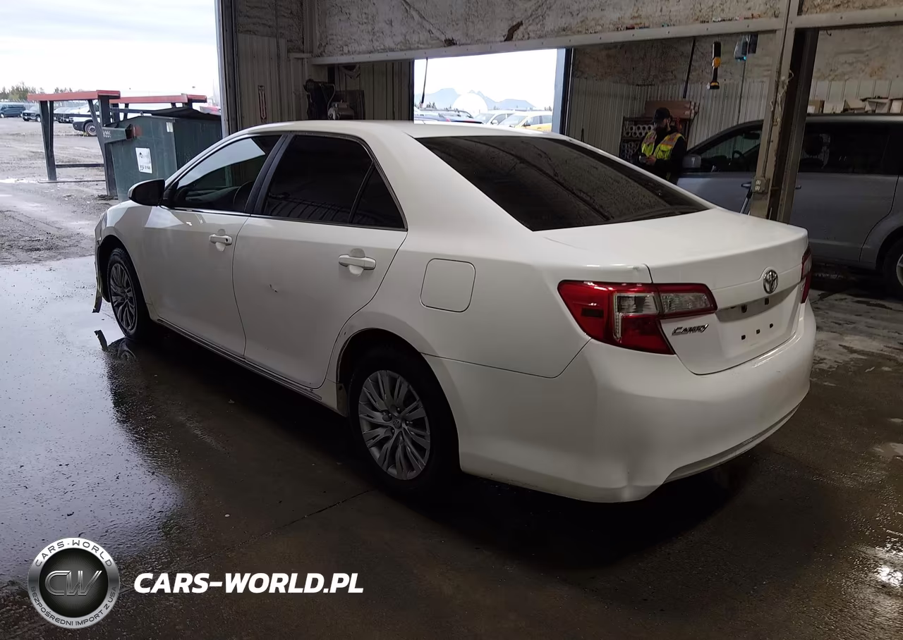 2014 Toyota Camry Le VIN:4T1BF1FKXEU386024 - 3