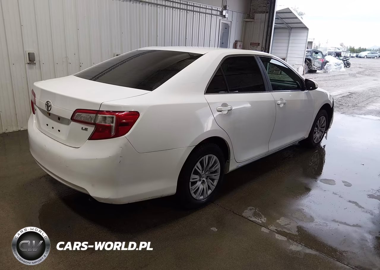 2014 Toyota Camry Le VIN:4T1BF1FKXEU386024 - 4