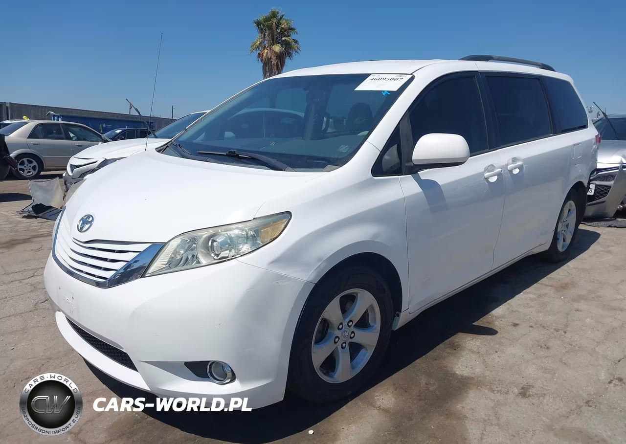 2012 Toyota Sienna Le V6 8 Passenger VIN:5TDKK3DC7CS204448 - 2